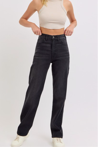 On trend high rise mom jeans all-day comfort stretch denim, with a black wash. Trending Abercrombie Curve Love Fit